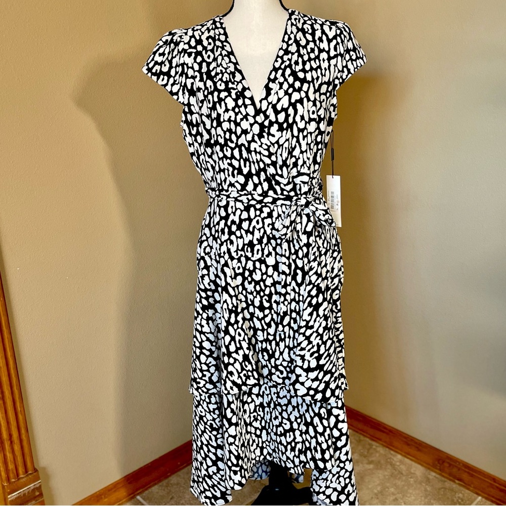 CALVIN KLEIN  B&W Cap Sleeve Tiered Wrap Dress  SHORT SLEEVED